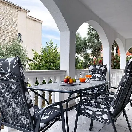 Apartament T&t
