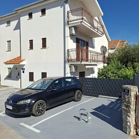 شقة T&t تروغير